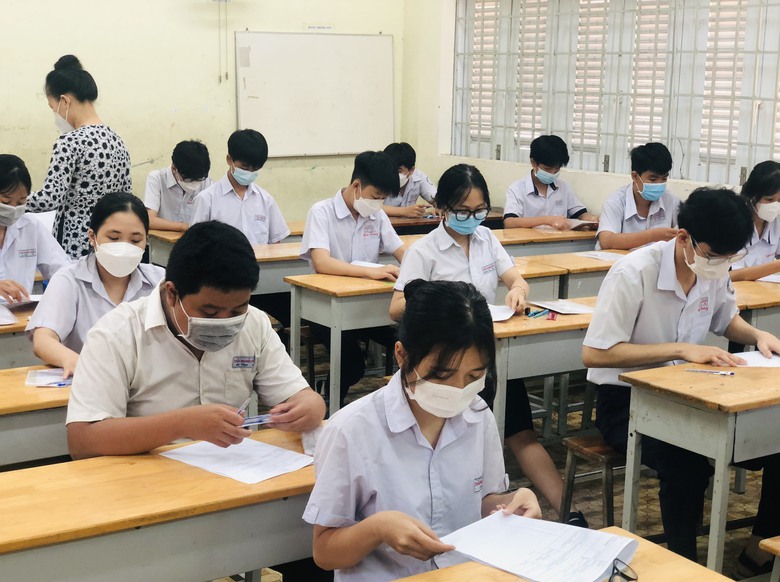 TP.HCM: Vì sao giảm hơn 5.000 chỉ tiêu lớp 10 công lập?- Ảnh 2. TP.HCM: Vì sao giảm hơn 5.000 chỉ tiêu lớp 10 công lập?- Ảnh 2.