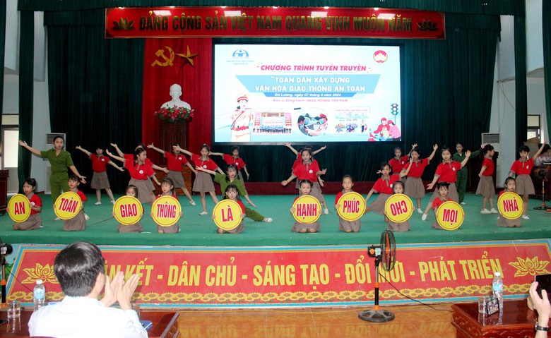 Nghệ An: Ph&aacute;t động to&agrave;n d&acirc;n x&acirc;y dựng văn h&oacute;a giao th&ocirc;ng an to&agrave;n- Ảnh 1.