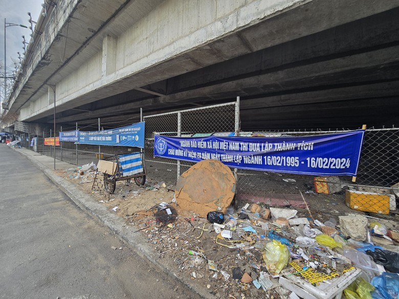 Cần Thơ c&oacute; cho ph&eacute;p mở b&atilde;i xe, x&oacute;a t&igrave;nh trạng nhếch nh&aacute;c dưới gầm cầu?- Ảnh 6.