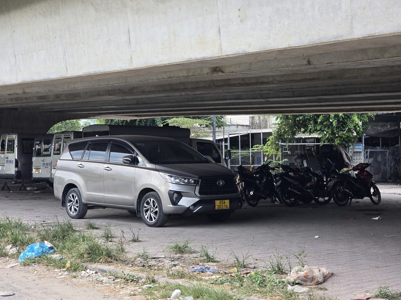 Cần Thơ c&oacute; cho ph&eacute;p mở b&atilde;i xe, x&oacute;a t&igrave;nh trạng nhếch nh&aacute;c dưới gầm cầu?- Ảnh 8.