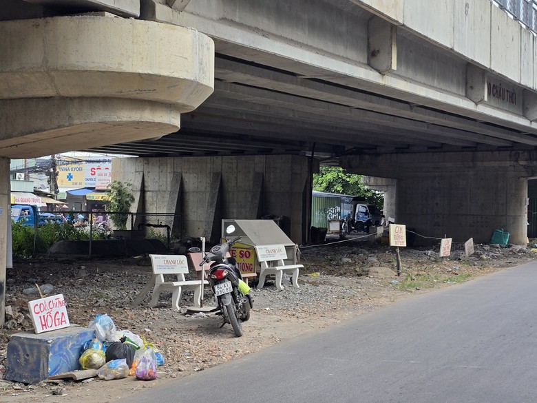 Cần Thơ c&oacute; cho ph&eacute;p mở b&atilde;i xe, x&oacute;a t&igrave;nh trạng nhếch nh&aacute;c dưới gầm cầu?- Ảnh 11.