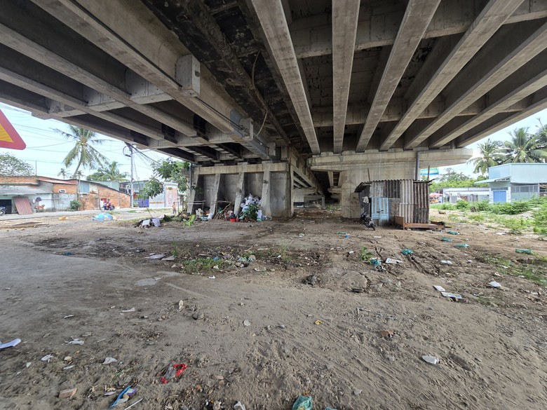 Cần Thơ c&oacute; cho ph&eacute;p mở b&atilde;i xe, x&oacute;a t&igrave;nh trạng nhếch nh&aacute;c dưới gầm cầu?- Ảnh 13.