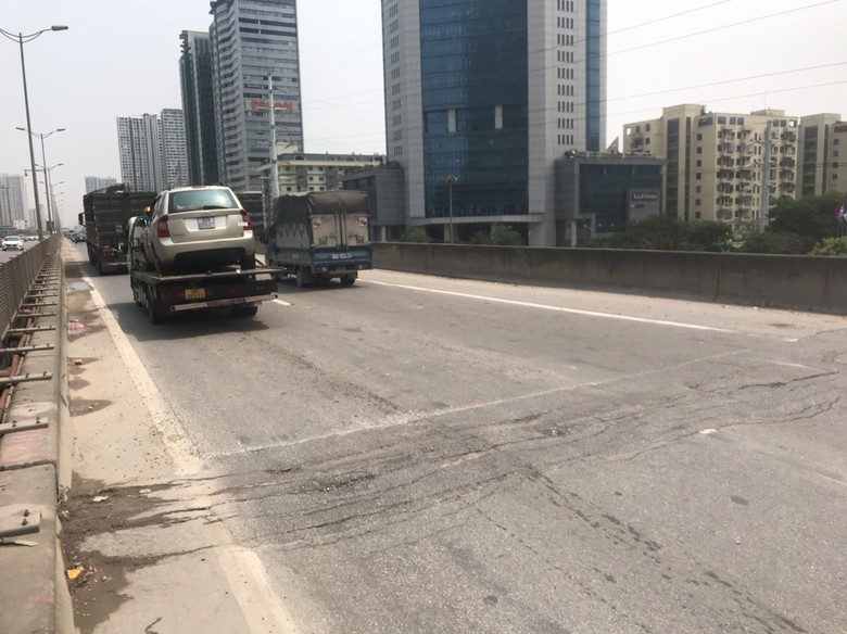 H&agrave; Nội xuy&ecirc;n đ&ecirc;m khắc phục hư hỏng khe co gi&atilde;n tr&ecirc;n đường V&agrave;nh đai 3- Ảnh 3.