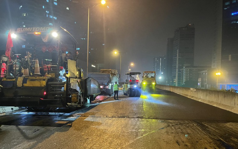 H&agrave; Nội xuy&ecirc;n đ&ecirc;m khắc phục hư hỏng khe co gi&atilde;n tr&ecirc;n đường V&agrave;nh đai 3