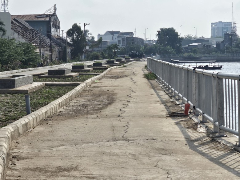 Chủ đầu tư l&yacute; giải việc k&egrave; s&ocirc;ng Cần Thơ bị nứt, l&uacute;n nhẹ khi sắp ho&agrave;n th&agrave;nh- Ảnh 1.