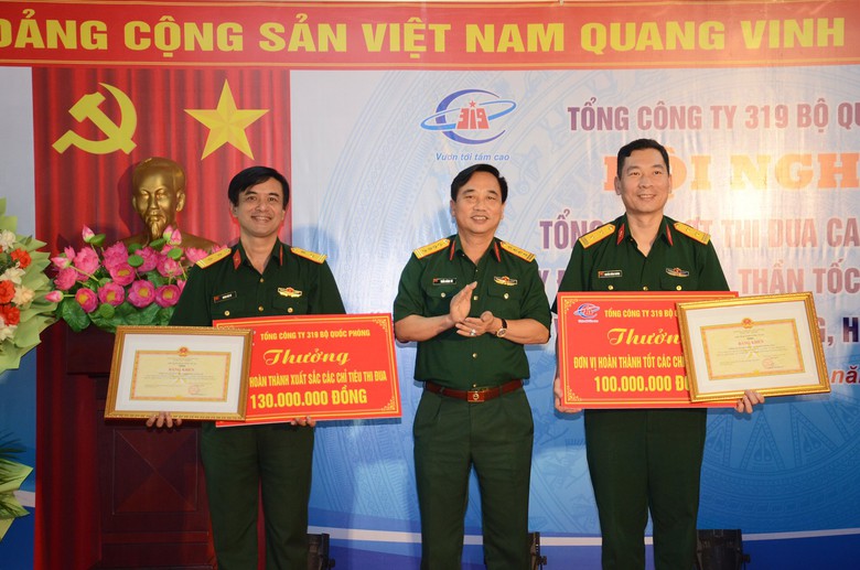Nhiều đơn vị thi công vượt tiến độ dự án cao tốc qua Hà Tĩnh nhận thưởng nóng- Ảnh 3. Nhiều đơn vị thi công vượt tiến độ dự án cao tốc qua Hà Tĩnh nhận thưởng nóng- Ảnh 3.