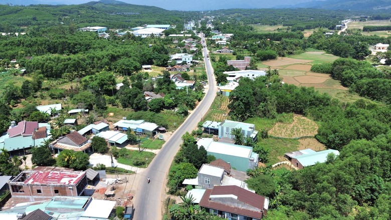 Dự &aacute;n cải tạo, n&acirc;ng cấp QL14E Quảng Nam vẫn vướng mặt bằng- Ảnh 14.