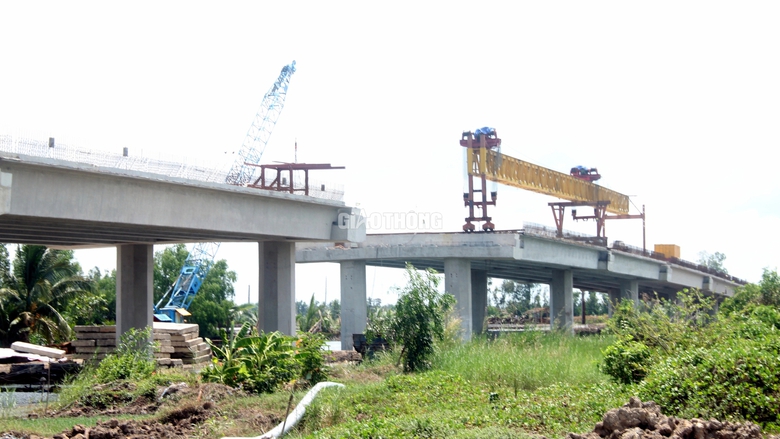 Th&aacute;ng 6/2024 sẽ hợp long cầu Ng&atilde; Ba T&agrave;u tr&ecirc;n cao tốc Hậu Giang - C&agrave; Mau- Ảnh 5.