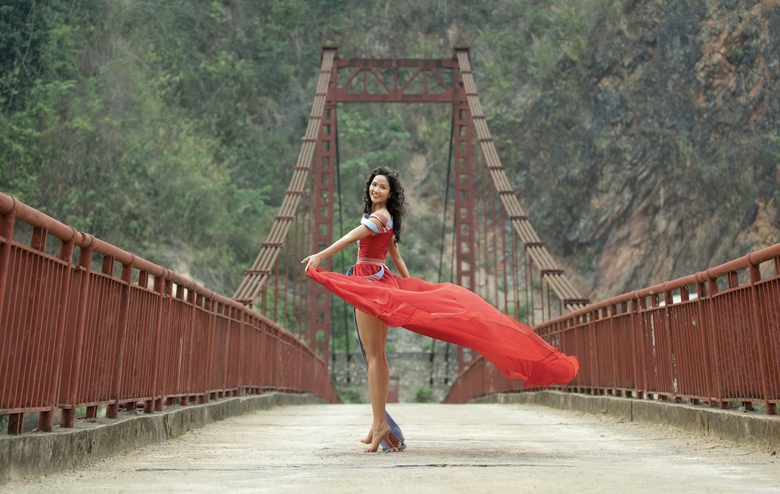 H&rsquo;Hen Ni&ecirc; ra mắt MV ca nhạc đầu tay &ldquo;Nụ cười Việt Nam&rdquo;- Ảnh 2.