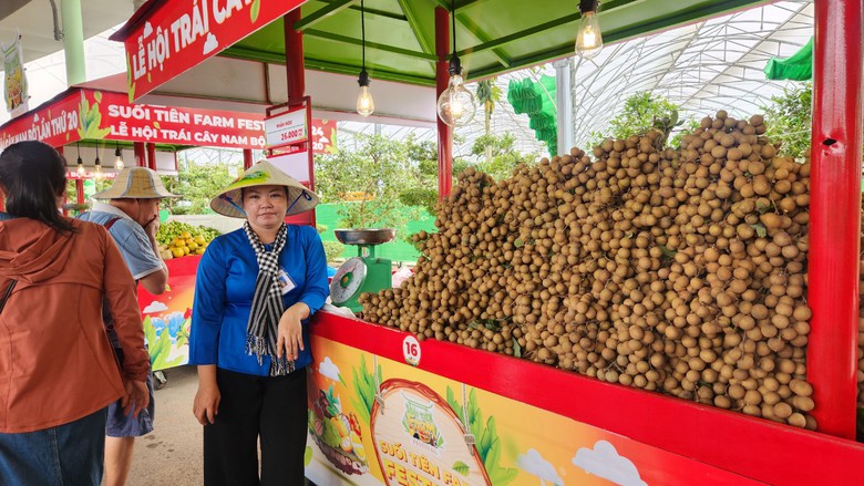 Vườn b&iacute; đao khổng lồ h&uacute;t du kh&aacute;ch tại lễ hội tr&aacute;i c&acirc;y Nam Bộ- Ảnh 14.