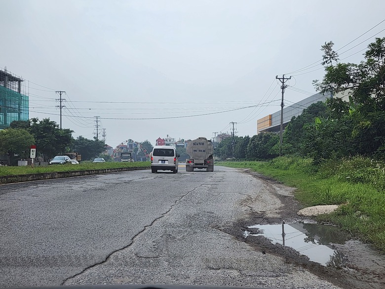 Vĩnh Ph&uacute;c: Đường l&agrave;m 11 năm chưa quyết to&aacute;n, xuống cấp nghi&ecirc;m trọng- Ảnh 3.