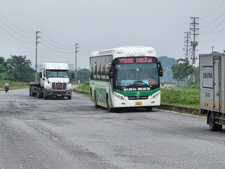 Vĩnh Ph&uacute;c: Đường l&agrave;m 11 năm chưa quyết to&aacute;n, xuống cấp nghi&ecirc;m trọng- Ảnh 4.