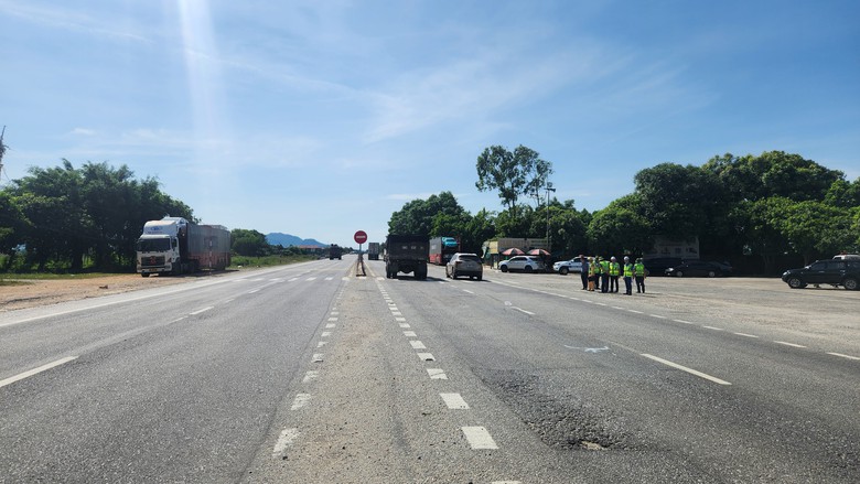 H&agrave; Tĩnh tổ chức lại giao th&ocirc;ng sau vụ tai nạn l&agrave;m 3 người tử vong- Ảnh 1.