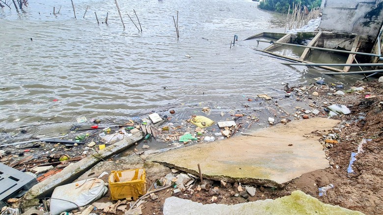 Sạt lở nghiêm trọng ở Bạc Liêu, hàng chục hộ dân bị ảnh hưởng- Ảnh 5. Sạt lở nghiêm trọng ở Bạc Liêu, hàng chục hộ dân bị ảnh hưởng- Ảnh 5.