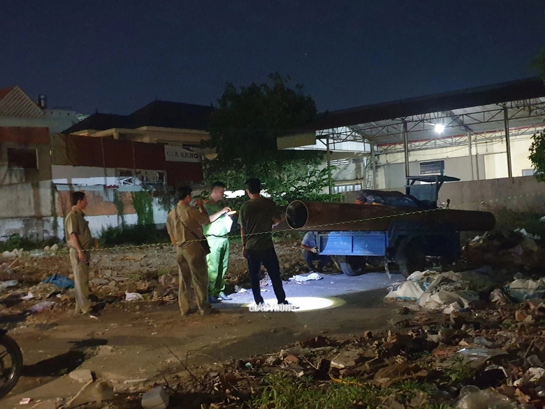 Va chạm xe ba g&aacute;c chở cồng kềnh, nam điều dưỡng tử vong thương t&acirc;m- Ảnh 2.