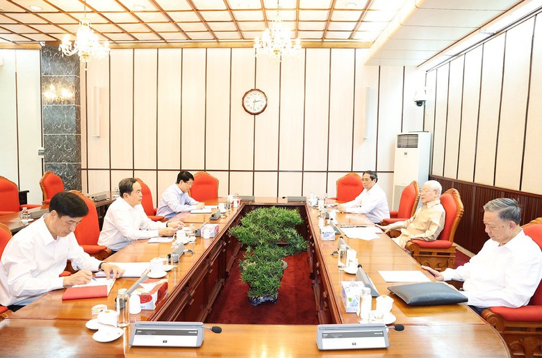 Tổng B&iacute; thư Nguyễn Ph&uacute; Trọng chủ tr&igrave; cuộc họp l&atilde;nh đạo chủ chốt- Ảnh 2.