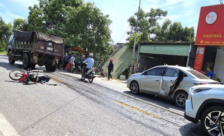 Hiện trường vụ tai nạn - Ảnh: B&aacute;o H&agrave; Tĩnh.