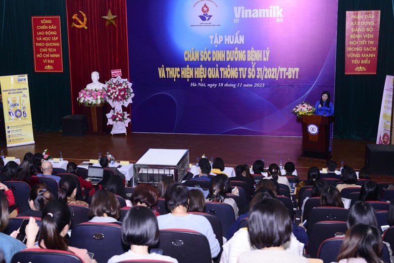Hơn 3.000 lượt điều dưỡng, nh&acirc;n vi&ecirc;n y tế đ&atilde; được n&acirc;ng cao nghiệp vụ chuy&ecirc;n m&ocirc;n từ c&aacute;c lớp tập huấn, kh&oacute;a đ&agrave;o tạo...