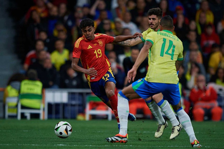 S&aacute;t ng&agrave;y đ&aacute; EURO 2024, thần đồng T&acirc;y Ban Nha vẫn l&agrave;m điều kh&oacute; tin- Ảnh 1.