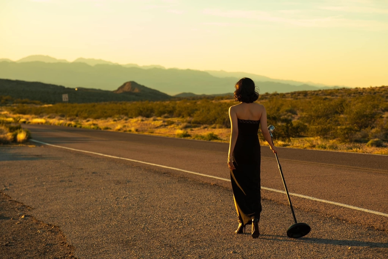 Lệ Quyên và bạn trai kém tuổi "tình bể tình" trong MV mới, tiết lộ gây sốc về độ chịu chi- Ảnh 3. Lệ Quyên và bạn trai kém tuổi "tình bể tình" trong MV mới, tiết lộ gây sốc về độ chịu chi- Ảnh 3.