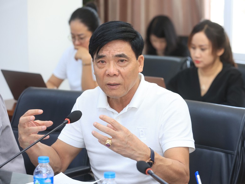 Bàn giải pháp đưa xe hợp đồng “trá hình” vào khuôn khổ- Ảnh 5. Bàn giải pháp đưa xe hợp đồng “trá hình” vào khuôn khổ- Ảnh 5.