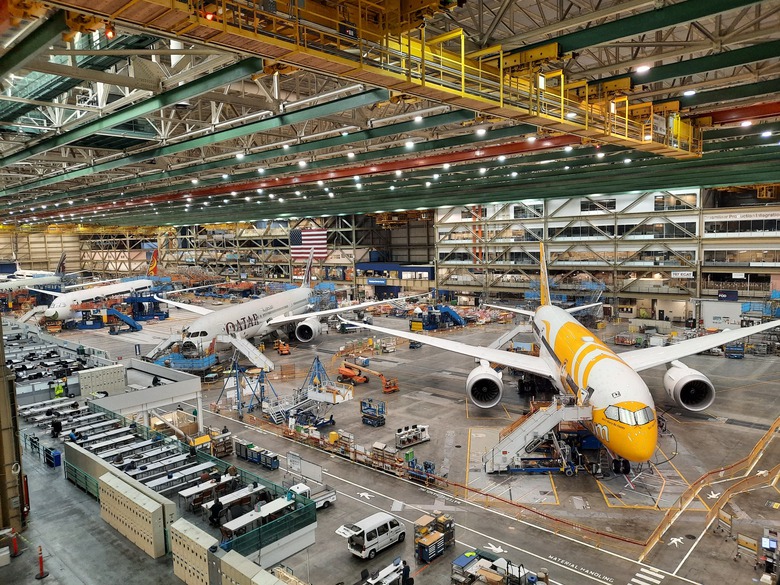 FAA khẳng định cơ quan n&agrave;y đ&atilde; qu&aacute; nhẹ tay trong c&ocirc;ng t&aacute;c gi&aacute;m s&aacute;t Boeing trước khi xảy ra sự cố m&aacute;y bay 737 Max 9 rơi cửa hồi th&aacute;ng 1. (Ảnh: Simple Flying)