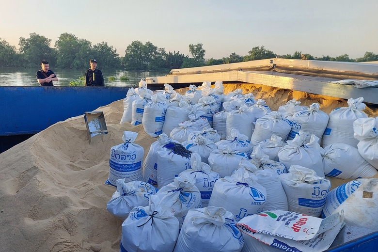 Hiện trường vụ CSGT v&agrave; cảnh s&aacute;t cơ động ph&aacute; vụ trộm cắp t&agrave;i sản tr&ecirc;n s&ocirc;ng- Ảnh 4.