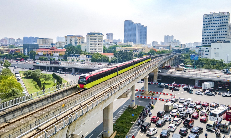 Hà Nội: Metro 35 nghìn tỷ sắp vận hành sau 14 năm- Ảnh 1. Hà Nội: Metro 35 nghìn tỷ sắp vận hành sau 14 năm- Ảnh 1.