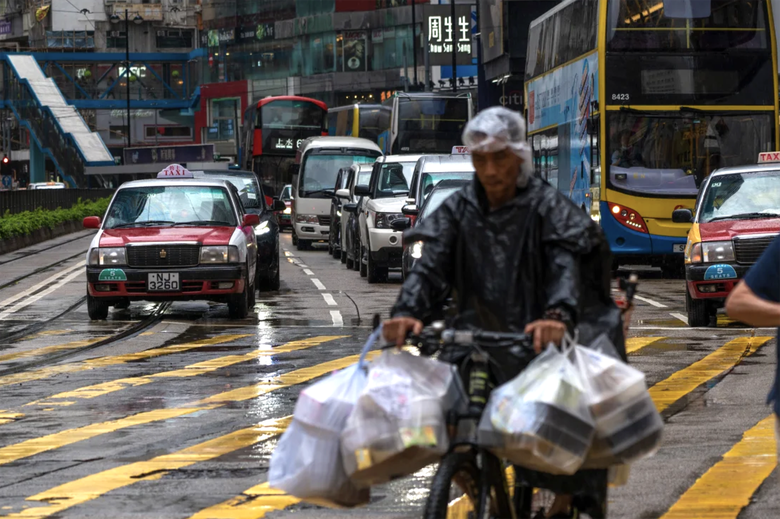 Hồng K&ocirc;ng (Trung Quốc): Taxi truyền thống v&agrave; c&ocirc;ng nghệ cạnh tranh khốc liệt- Ảnh 2.