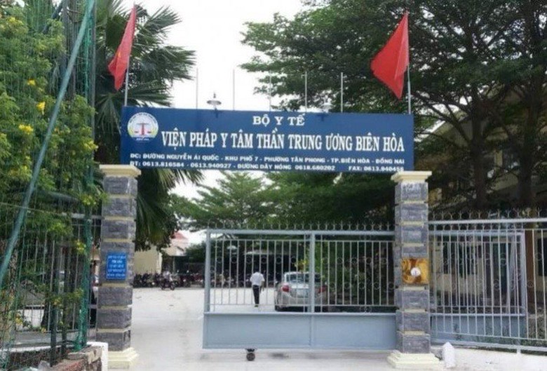 Bắt hai b&aacute;c sĩ ở Viện Ph&aacute;p y t&acirc;m thần Trung ương Bi&ecirc;n H&ograve;a- Ảnh 1.