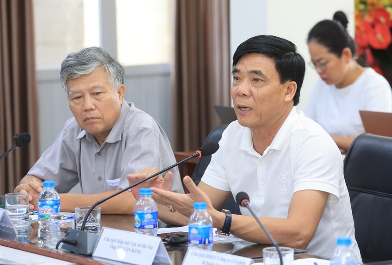 Bàn giải pháp đưa xe hợp đồng “trá hình” vào khuôn khổ- Ảnh 3. Bàn giải pháp đưa xe hợp đồng “trá hình” vào khuôn khổ- Ảnh 3.