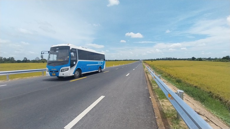H&igrave;nh ảnh tuyến tr&aacute;nh th&agrave;nh phố Long Xuy&ecirc;n trước ng&agrave;y kh&aacute;nh th&agrave;nh- Ảnh 5.