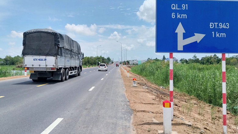 H&igrave;nh ảnh tuyến tr&aacute;nh th&agrave;nh phố Long Xuy&ecirc;n trước ng&agrave;y kh&aacute;nh th&agrave;nh- Ảnh 7.