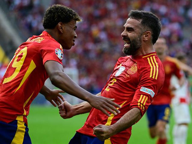 Kết quả b&oacute;ng đ&aacute; EURO 2024 đ&ecirc;m 15/6, rạng s&aacute;ng 16/6: "B&ograve; t&oacute;t" thị uy sức mạnh- Ảnh 2.