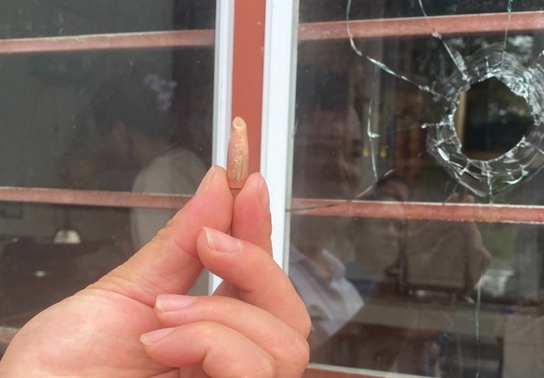 Quảng Ninh: Nghi vấn đạn từ thao trường bắn lạc v&agrave;o khu d&acirc;n cư- Ảnh 1.