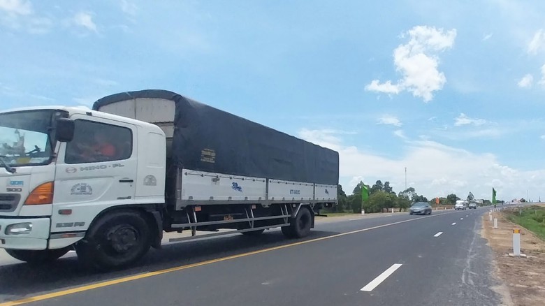 H&igrave;nh ảnh tuyến tr&aacute;nh th&agrave;nh phố Long Xuy&ecirc;n trước ng&agrave;y kh&aacute;nh th&agrave;nh- Ảnh 3.