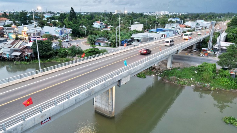 H&igrave;nh h&agrave;i tuyến tr&aacute;nh th&agrave;nh phố Long Xuy&ecirc;n trước giờ kh&aacute;nh th&agrave;nh- Ảnh 3.