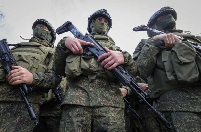 &Ocirc;ng Putin h&eacute; lộ số l&iacute;nh Nga đang chiến đấu ở Ukraine- Ảnh 1.