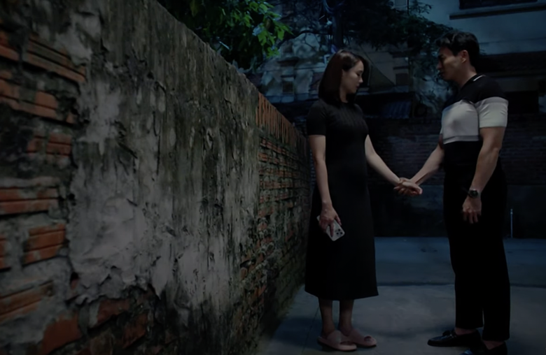 Ng&acirc;n H&agrave; từ chối lời cầu h&ocirc;n của Vũ v&igrave; cho rằng anh xứng đ&aacute;ng t&igrave;m được người tốt hơn.