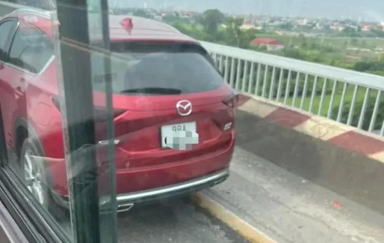 L&agrave;m r&otilde; nghi vấn nam t&agrave;i xế &ocirc; t&ocirc; tử vong v&igrave; nhảy cầu Thăng Long- Ảnh 1.