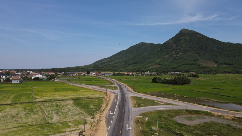 Đường ven biển qua H&agrave; Tĩnh hư hỏng đang chờ... chọn nh&agrave; thầu xử l&yacute;- Ảnh 8.