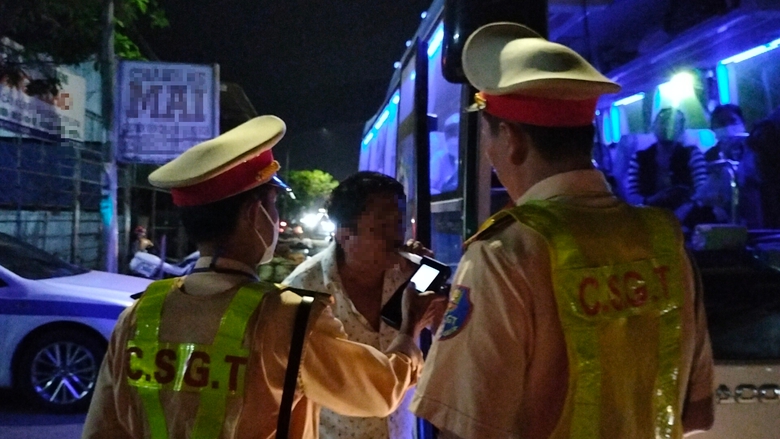 Cà Mau: Tăng cường tuần tra vào ban đêm, xử lý nghiêm vi phạm trật tự ATGT- Ảnh 1. Cà Mau: Tăng cường tuần tra vào ban đêm, xử lý nghiêm vi phạm trật tự ATGT- Ảnh 1.