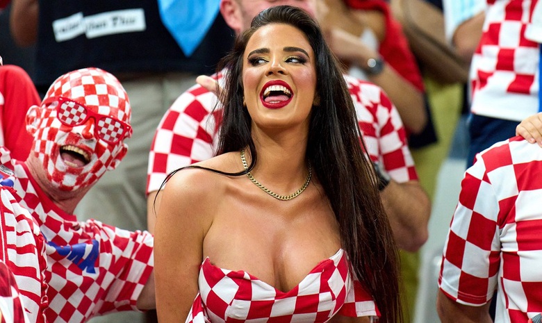 Cựu hoa hậu Croatia khoe th&acirc;n h&igrave;nh "rực lửa" tại EURO 2024- Ảnh 3.