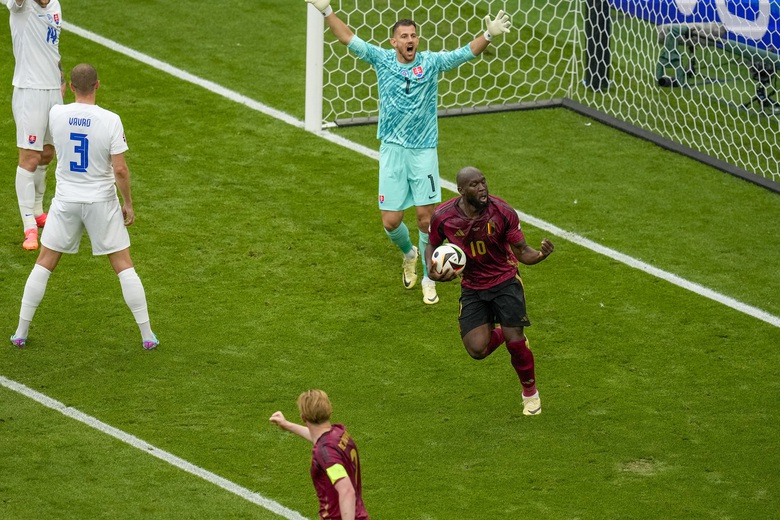 Kết quả bóng đá EURO 2024 đêm 17/6, rạng sáng 18/6: Bất ngờ nối tiếp bất ngờ- Ảnh 2. Kết quả bóng đá EURO 2024 đêm 17/6, rạng sáng 18/6: Bất ngờ nối tiếp bất ngờ- Ảnh 2.