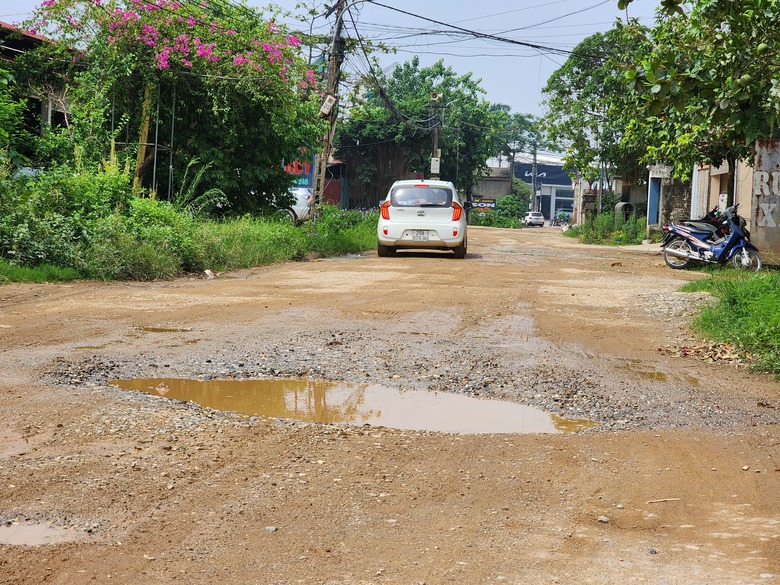 Vĩnh Phúc: Vướng 400m, dự án đường sau 15 năm vẫn chưa hoàn thiện- Ảnh 8. Vĩnh Phúc: Vướng 400m, dự án đường sau 15 năm vẫn chưa hoàn thiện- Ảnh 8.