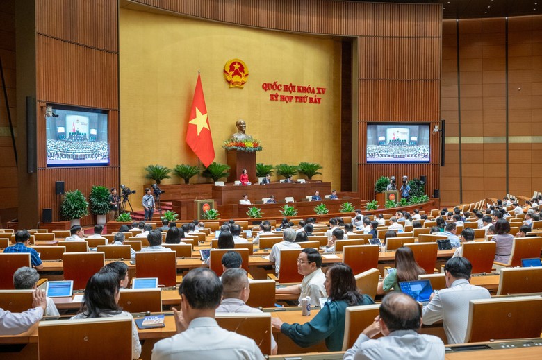 ĐBQH: C&ocirc;ng đo&agrave;n cơ sở hiện như "cậu b&eacute; t&yacute; hon kho&aacute;c &aacute;o qu&aacute; lớn"- Ảnh 2.