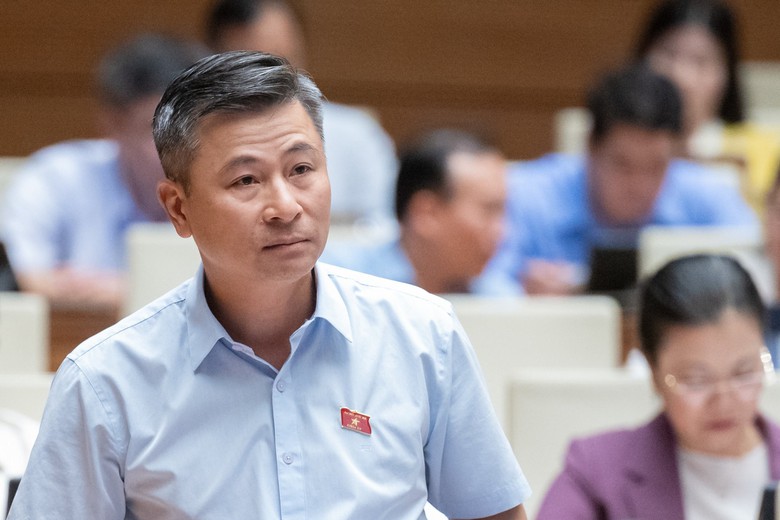 ĐBQH: C&ocirc;ng đo&agrave;n cơ sở hiện như "cậu b&eacute; t&yacute; hon kho&aacute;c &aacute;o qu&aacute; lớn"- Ảnh 1.
