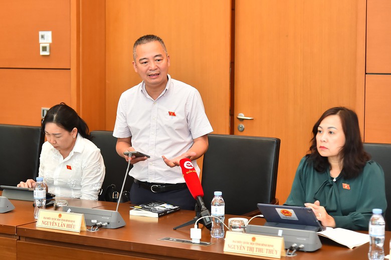 Đại biểu hiến kế trị "bệnh" thiếu thuốc hiếm, tràn lan thuốc giả mạo bán online- Ảnh 1. Đại biểu hiến kế trị "bệnh" thiếu thuốc hiếm, tràn lan thuốc giả mạo bán online- Ảnh 1.