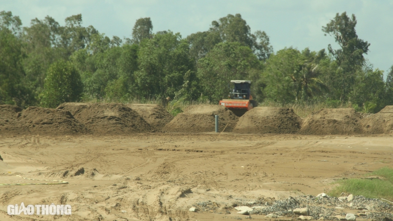 Dự kiến cuối th&aacute;ng 10 sẽ gia tải xong cao tốc đoạn Cần Thơ - C&agrave; Mau- Ảnh 1.