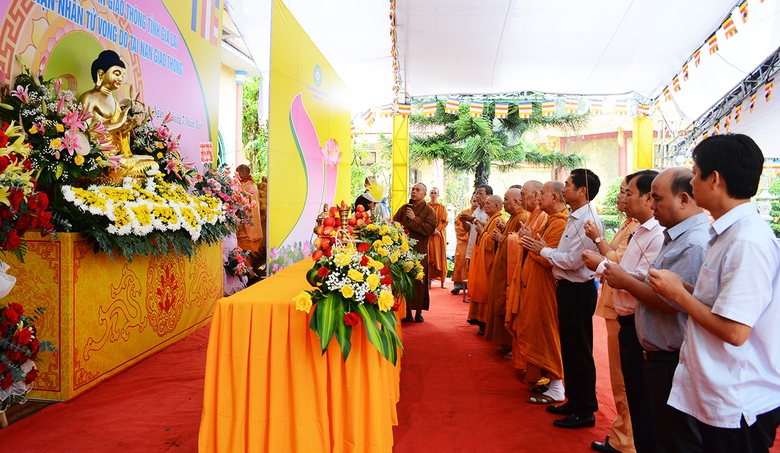 Tăng ni phật tử Gia Lai cam kết kh&ocirc;ng tụ tập g&acirc;y &aacute;ch tắc giao th&ocirc;ng- Ảnh 1.